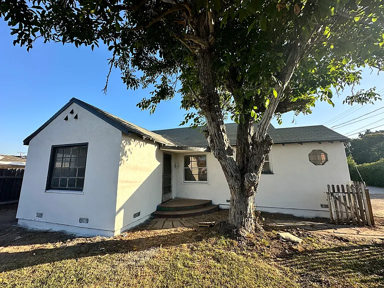 11328 Ranchito St — Photo 1