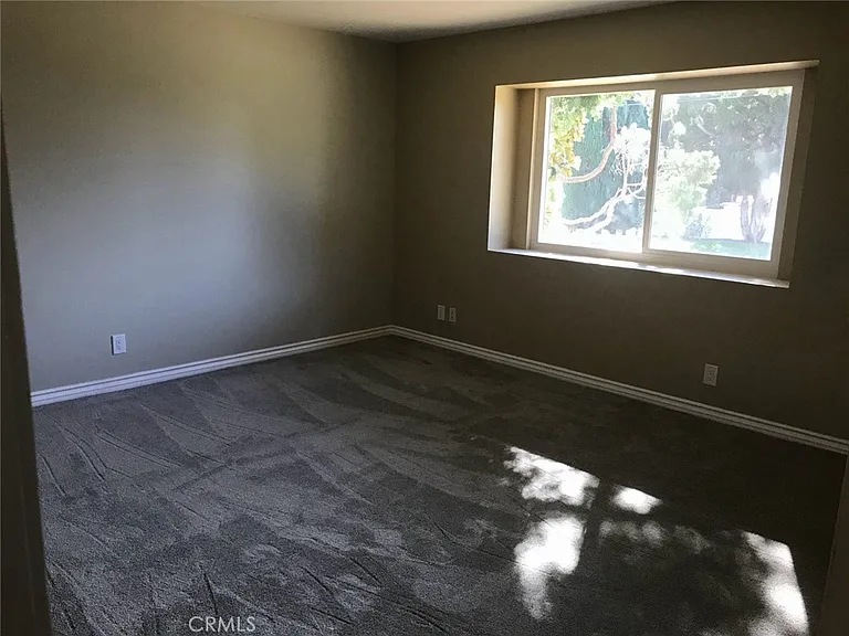 511 Mariposa Ave — Photo 12