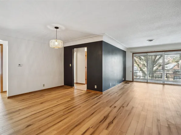 4225 Grand Ave APT 8, Des Moines, IA 50312