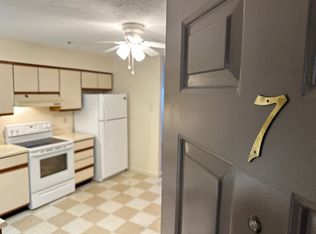 89 Manley Rd APT 7, Auburn, ME 04210