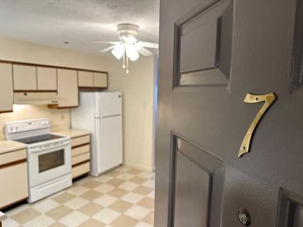 89 Manley Rd APT 7