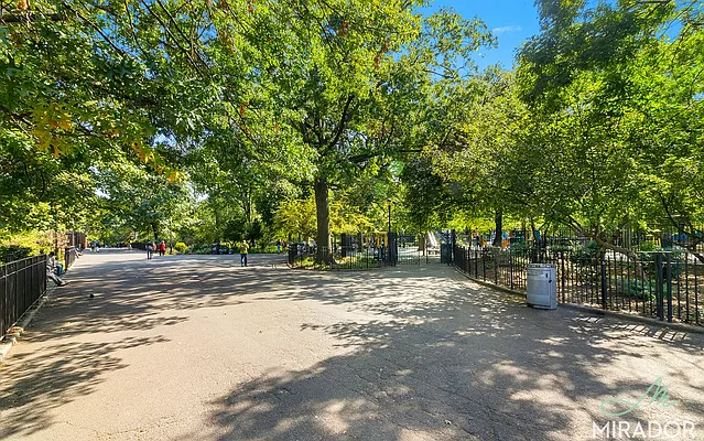 Rented by Mirador Real Estate | media 25