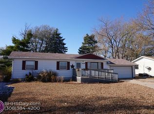 1406 Walnut St, Wood River, NE 68883