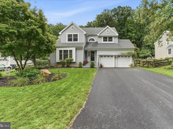 13 Canterbury Dr, Kennett Square, PA 19348