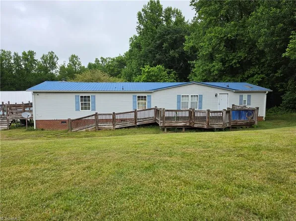 108 Carr St, Jonesville, NC 28642