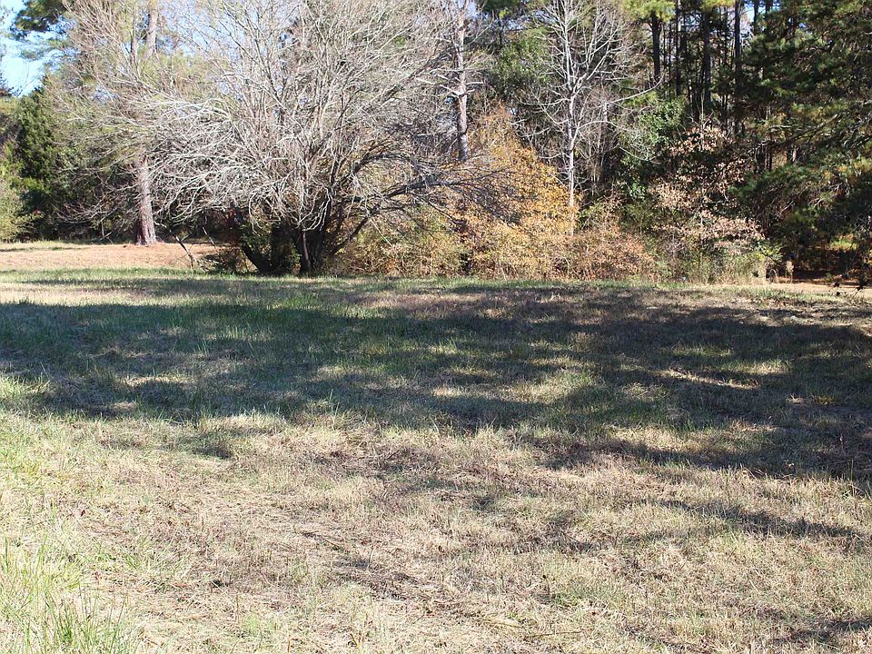 2nd image of 136 Smith Rd