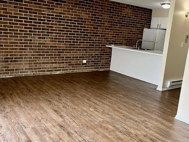 3703 James St #3D — Photo 4
