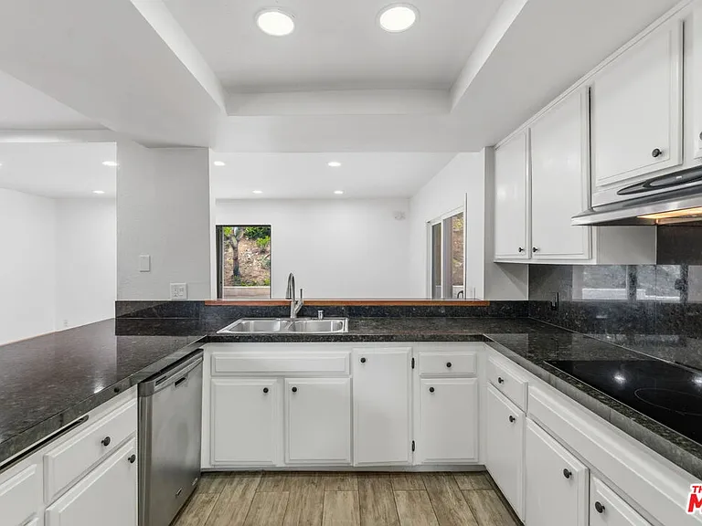 17265 Avenida De La Herradura — Photo 11