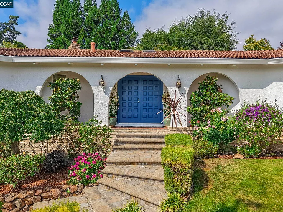10 Darnby Ct