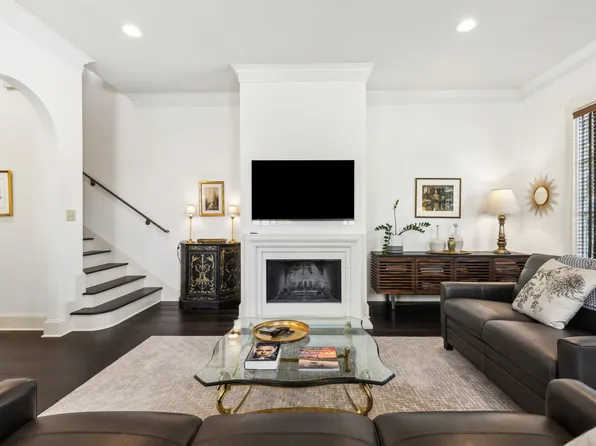 3633 Crestline Rd, Fort Worth, TX 76107