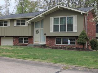 1404 Princess Dr, South Charleston, WV 25309