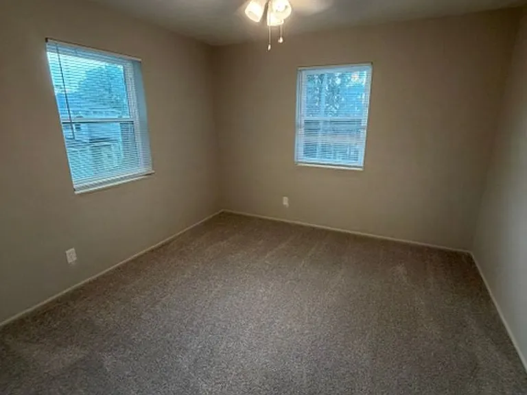 2117 Spring Park Rd — Photo 9
