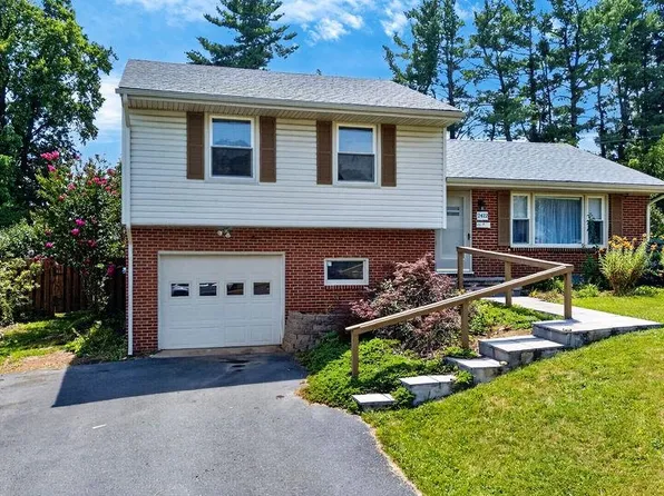 2412 Mount Vernon St, Waynesboro, VA 22980