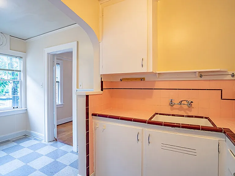 Parkhurst Apartments — Photo 11