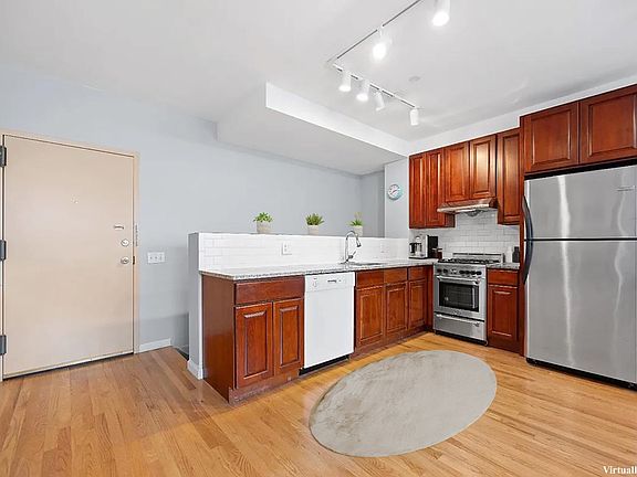 3rd image of 17524 89th Ave APT A