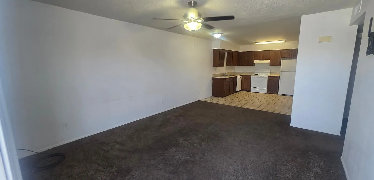 2 bed, 800 sqft, $1,287 — Photo 2