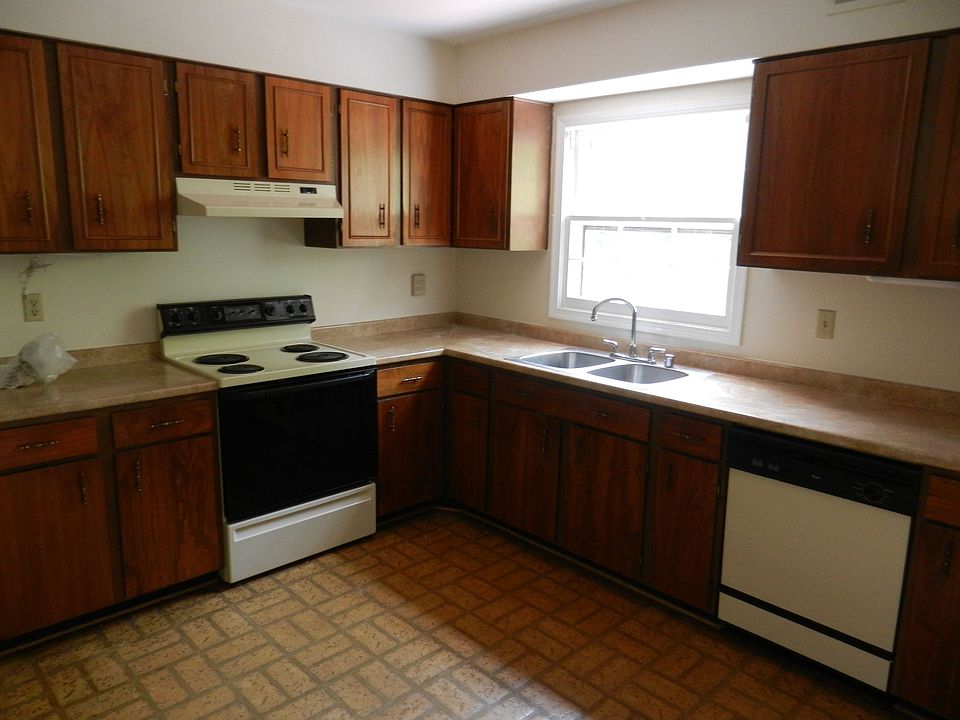 2nd image of 8323 Wrenford Ct