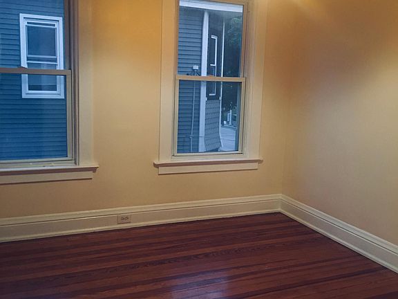 4th image of 644 Delta Ave #2
