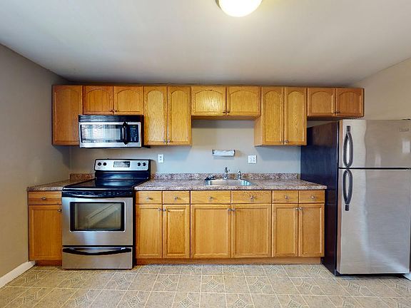 3rd image of 40 Bryon Rd APT 6