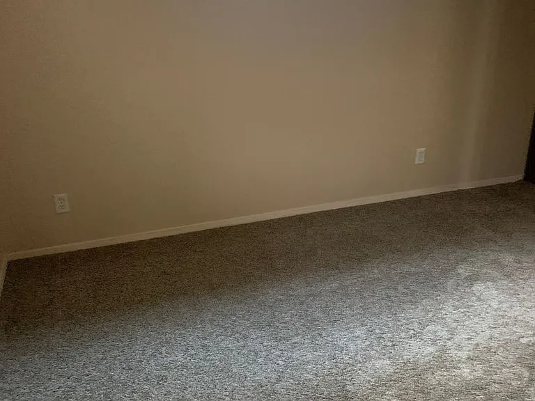 256 Kinsman Ct — Photo 15