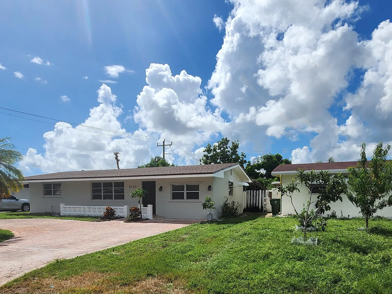 3 bed, 2.0 bath, 1330 sqft, $3,900 — Photo 4