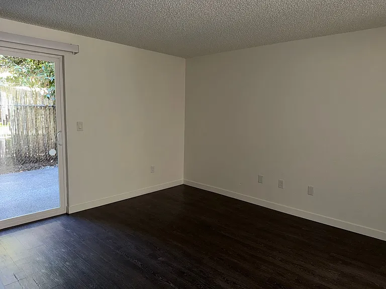 Prestige Townhomes: Stylish 2-Bedroom Living in the Heart of Puyallup — Photo 7