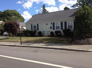 9 Wampanoag Trl, Riverside, RI 02915