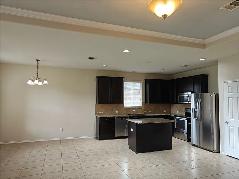 5610 Hopkins Dr — Photo 6