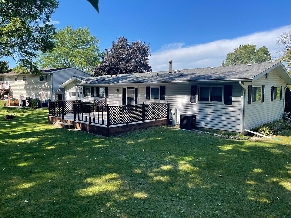 2nd image of 334 W Lake Dr