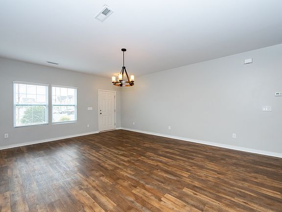 4th image of 820 Summerlake Dr