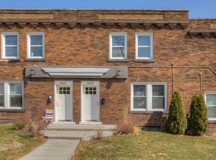 Nicely remodeled Townhomes near Blackstone/Midtown, Omaha, NE 68105