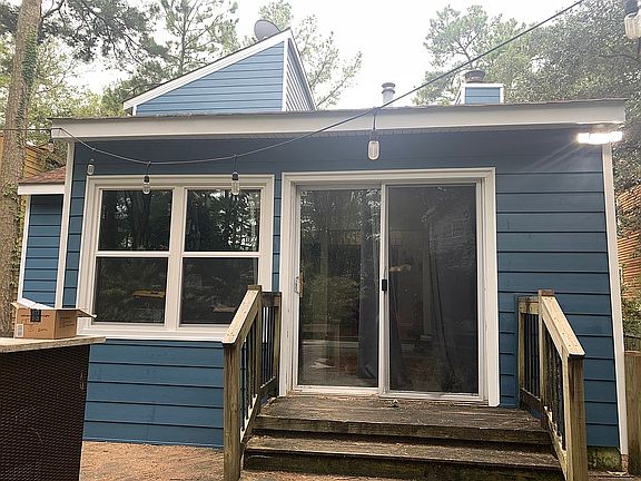 2nd image of 2116 Woodlawn Ave