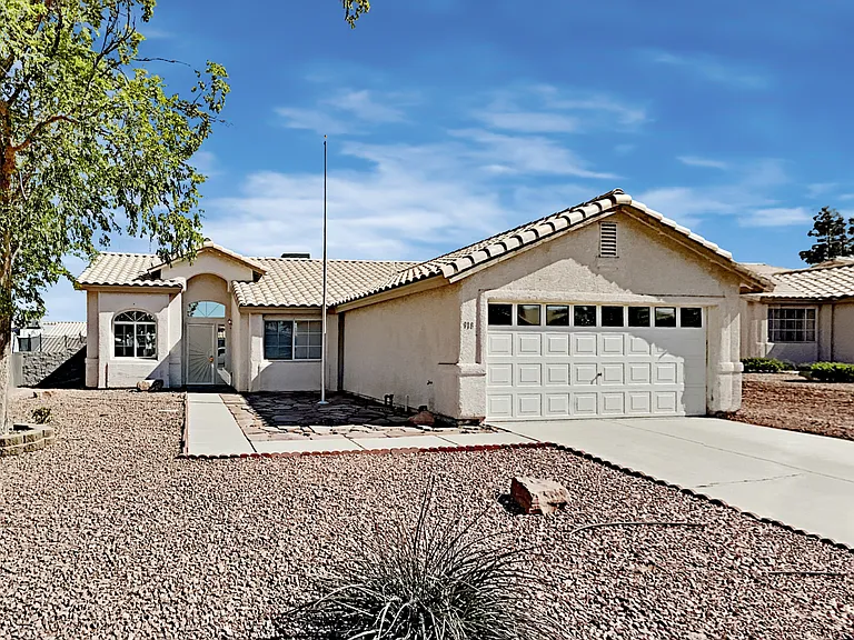 918 Blue Arroyo Dr — Photo 1