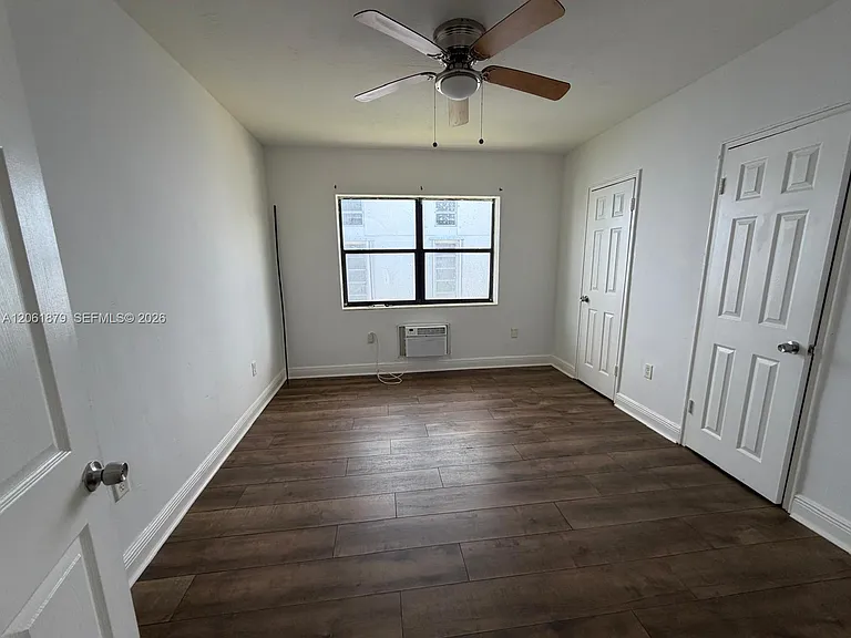 8321 Crespi Blvd #6 — Photo 5