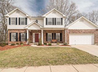 822 Pheasant Woods Dr, Ballwin, MO 63021