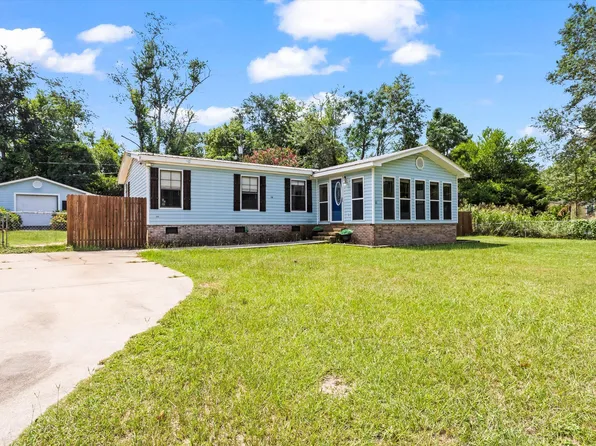 10 Ruby St, Gloverville, SC 29828