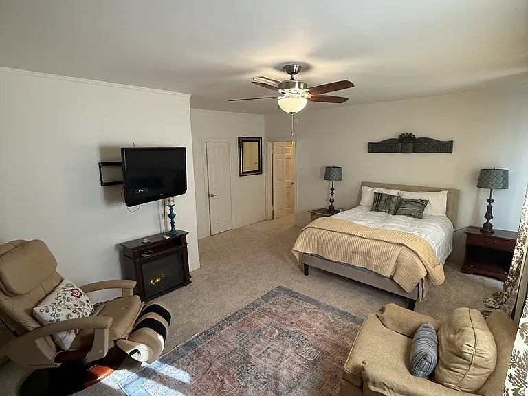856 Highland Ave — Photo 25