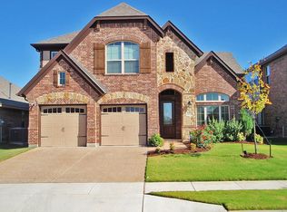 11520 Round Leaf Dr, Fort Worth, TX 76244