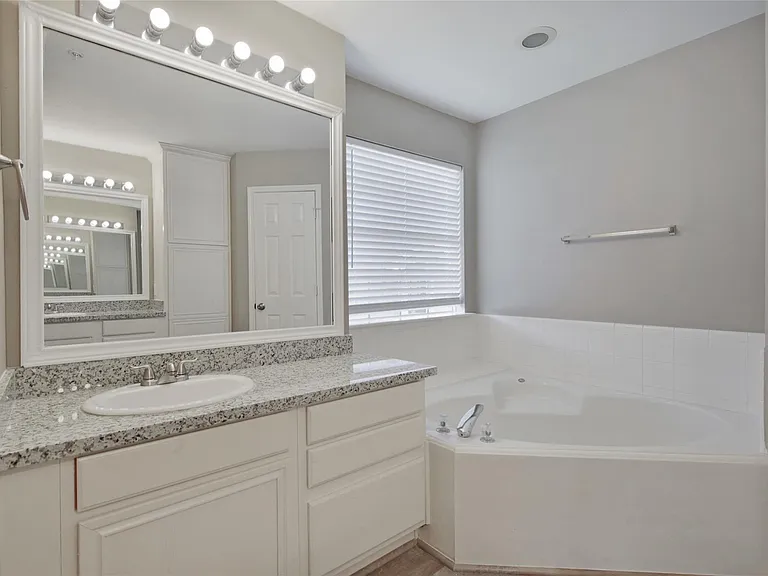 2710 Grants Lake Blvd #S6 — Photo 10