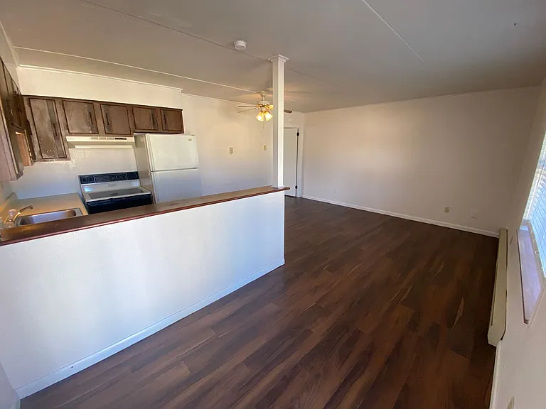 153 S Magnolia St — Photo 4
