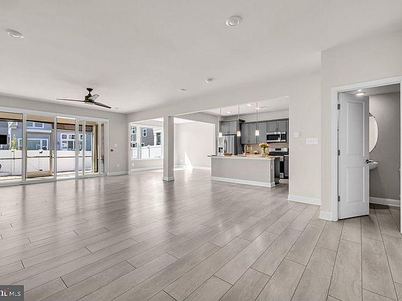 4th image of 31321 Olney Way