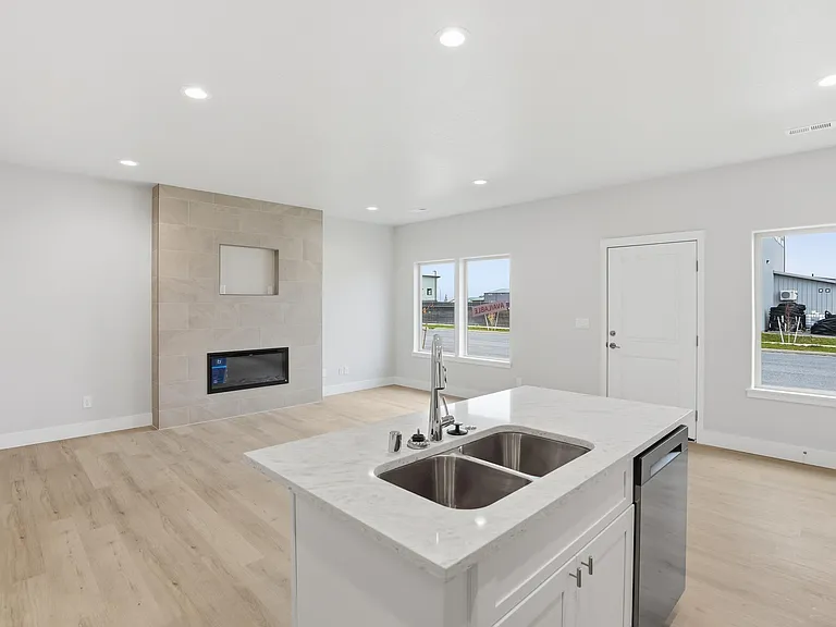 653 N Creative Way — Photo 6