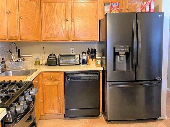 2nd image of 3684 Varian Ave