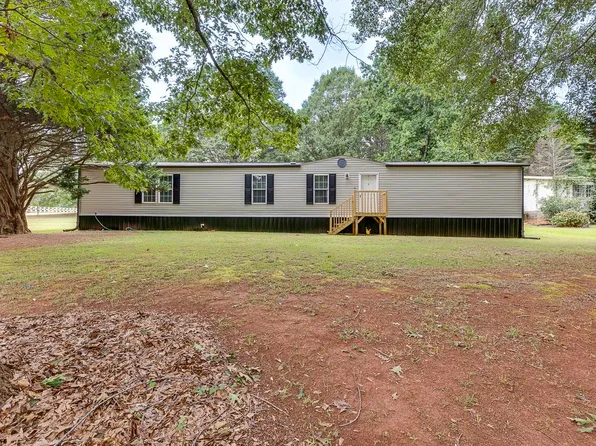 561 Waspnest Rd, Wellford, SC 29385