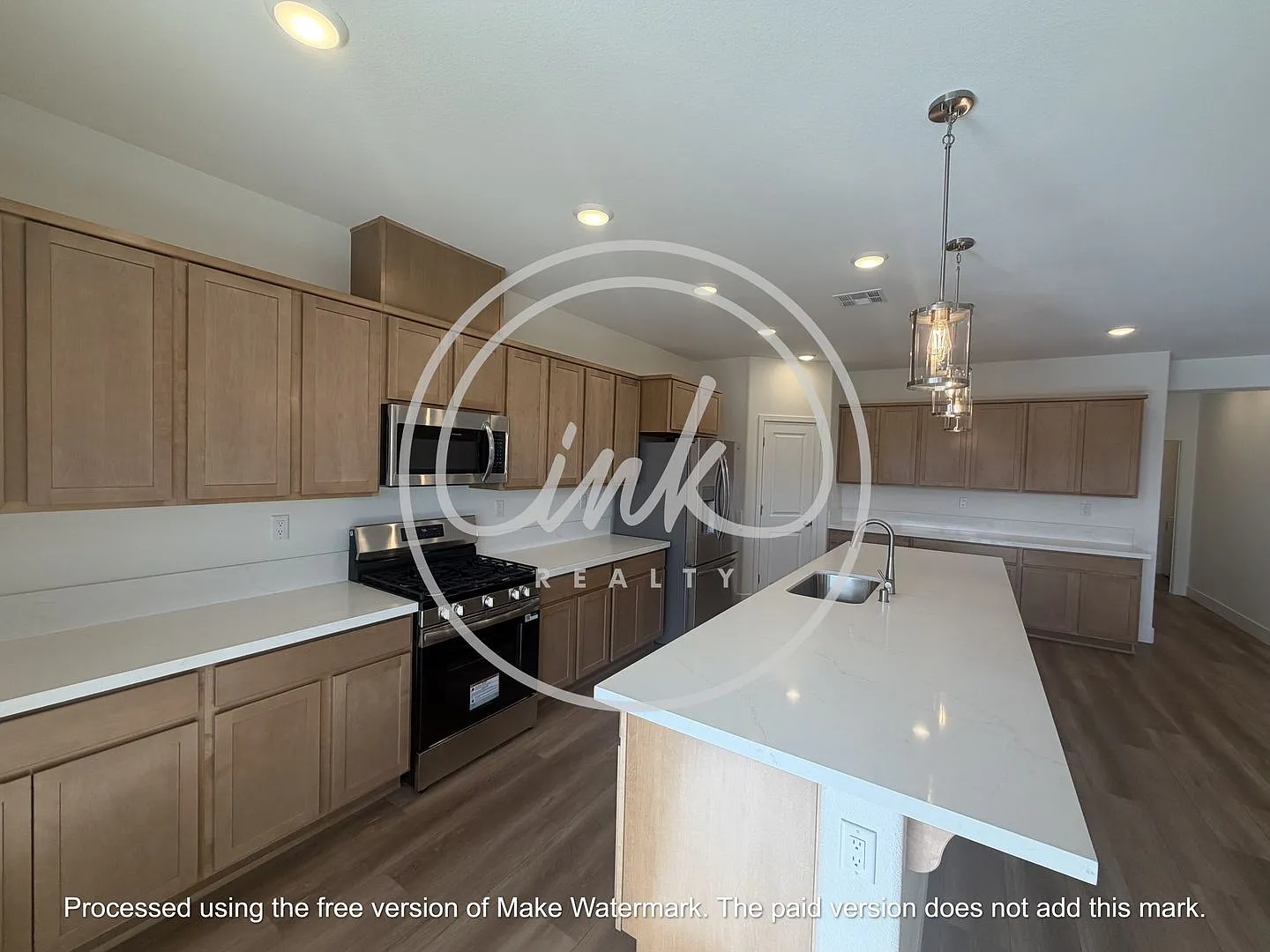 Brand New 3-Bed, 3.5 Bathroom Available Now! — Photo 4