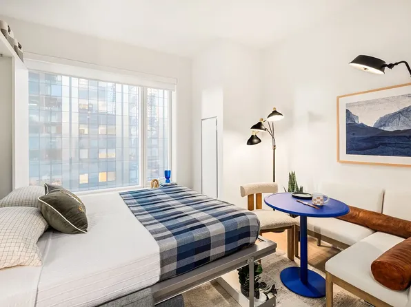 550 10th Ave, New York, NY