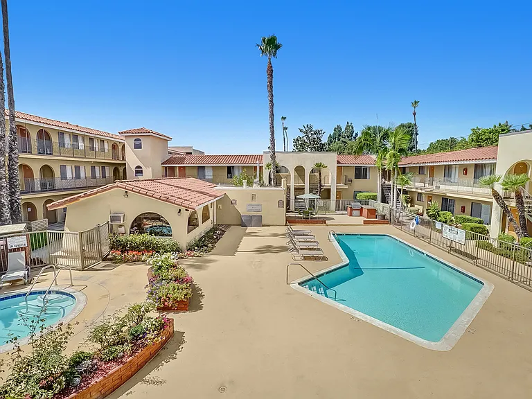 Capistrano Gardens — Photo 15
