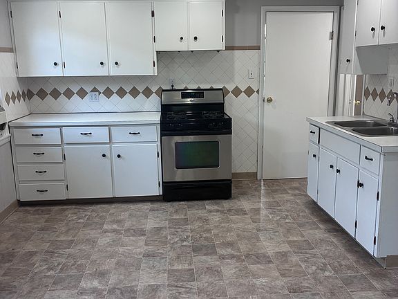 4th image of 16 Greeley St #2