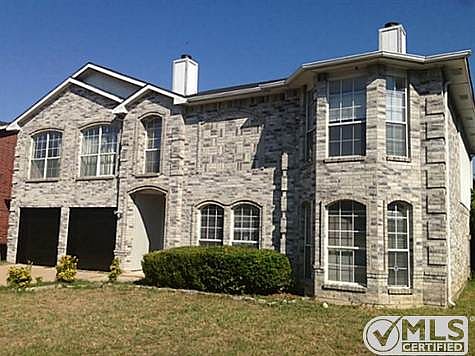 2nd image of 900 Clover Hill Ln