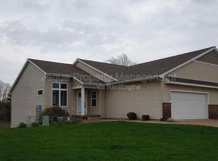 1368 S Village Cir, Kalamazoo, MI 49009